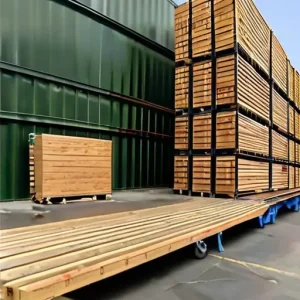 Почему древесные материалы требуют аккуратной логистики и складирования