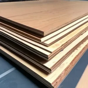 Как многослойная природа фанеры влияет на ее поведение в работе